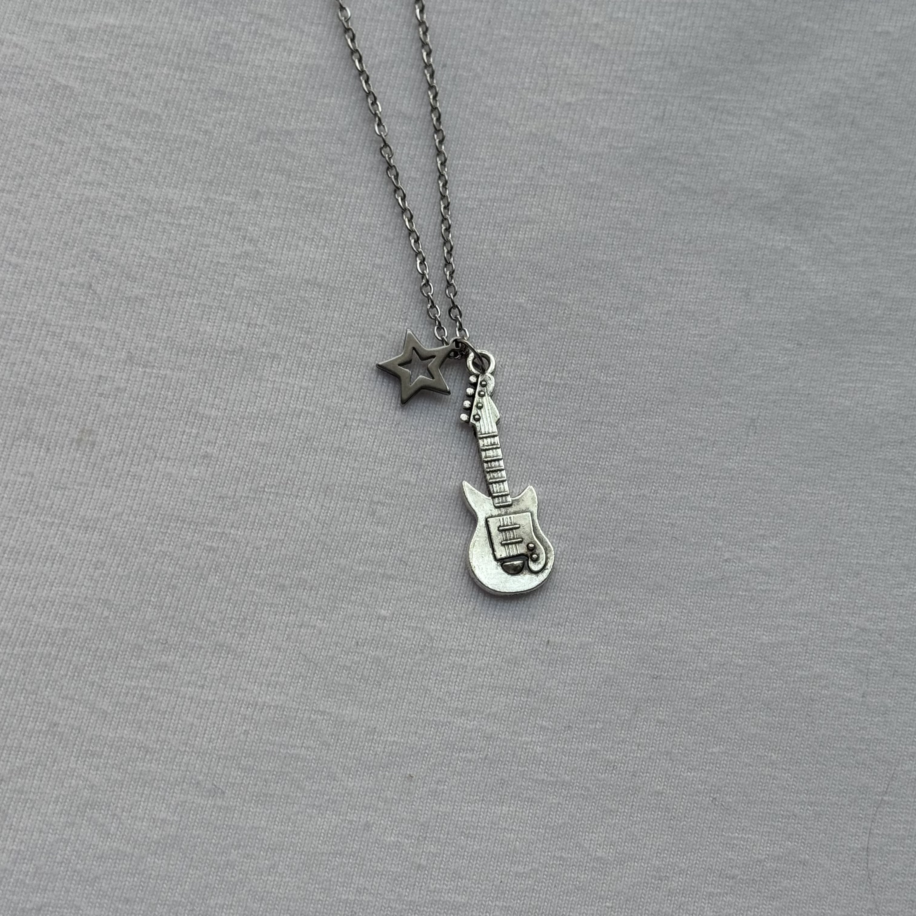 گردنبند گیتار